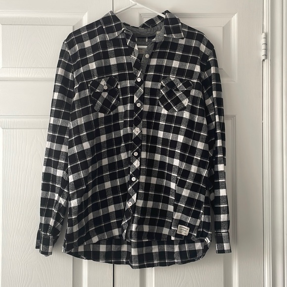 🛍️ 2/$20 Long sleeve plaid top - Picture 1 of 6
